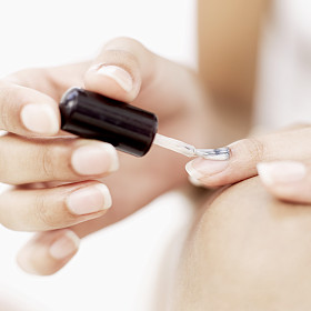 Unhealthy Nails - Grow longer nails, stronger nails, treat brittle nails